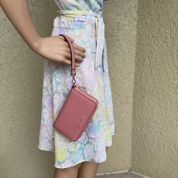 Michael Kors Jet Set Travel LG Flat MF Phone Case - Picture 7 of 15